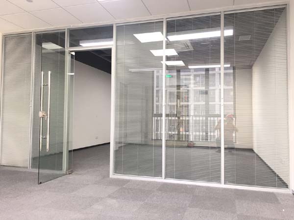 禅城一格到顶玻璃隔断